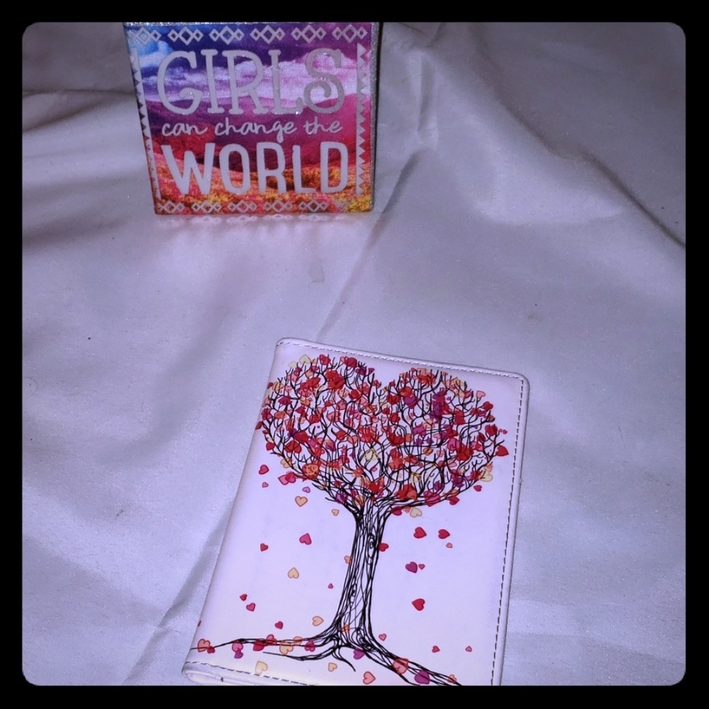 Love tree passport/card holder
